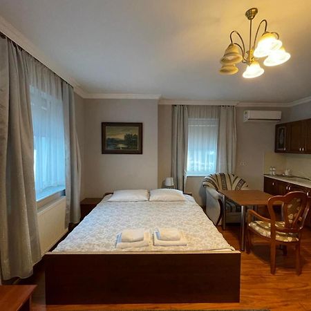 Hotel Arkadia Konskie Kültér fotó