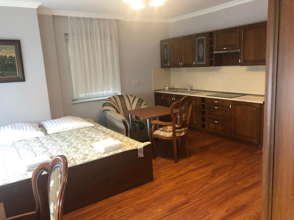 Hotel Arkadia Konskie Kültér fotó