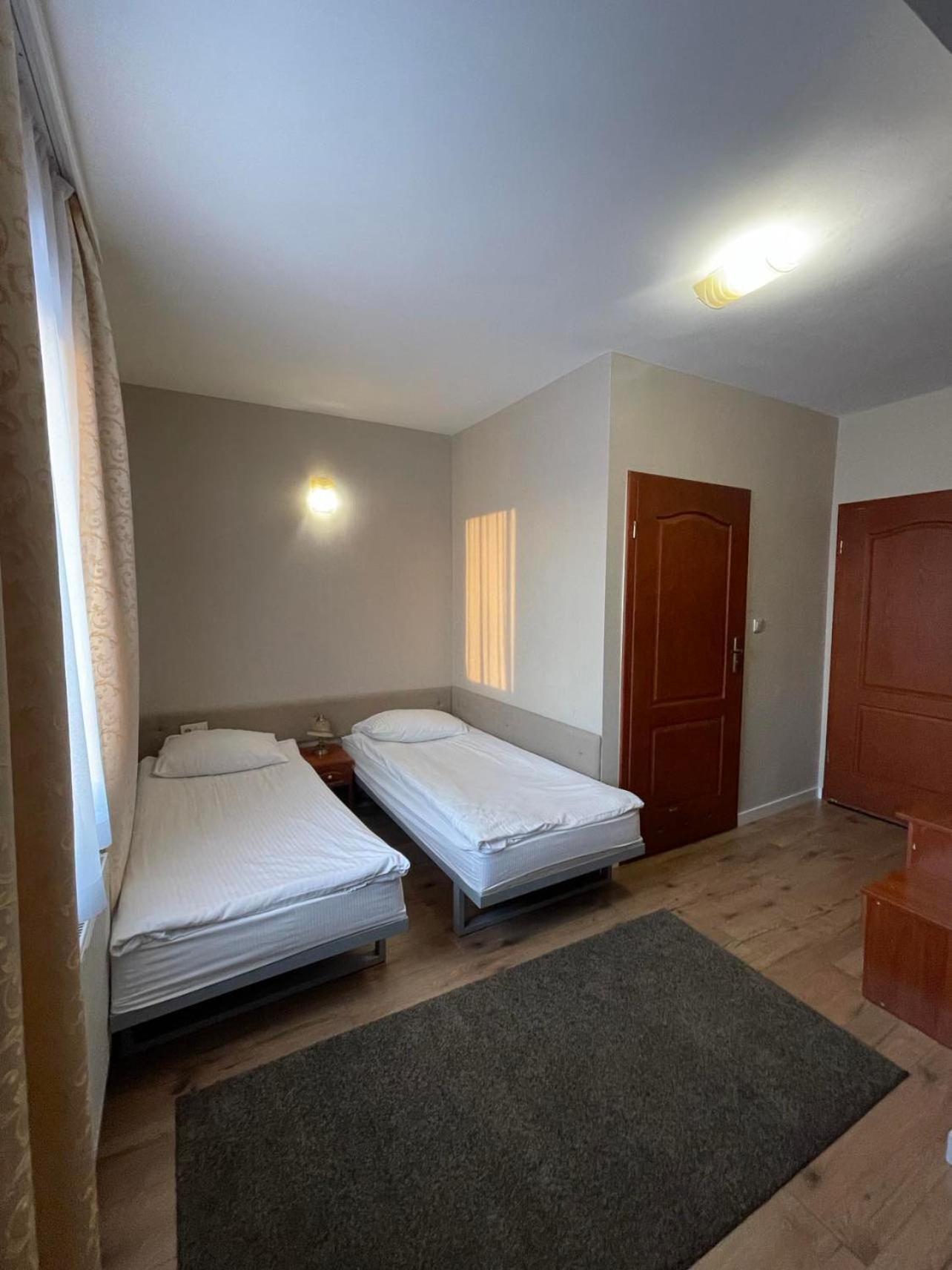 Hotel Arkadia Konskie Kültér fotó