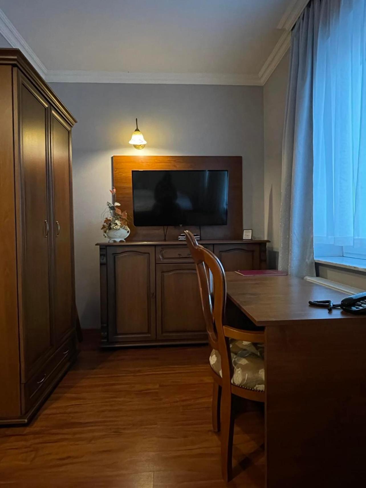 Hotel Arkadia Konskie Kültér fotó